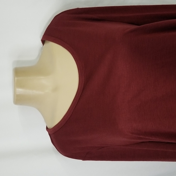 ASKYA LS XL TOP WITH OPEN SLIT BACK OR TIE IN BURGUNDY - Picture 2 of 8